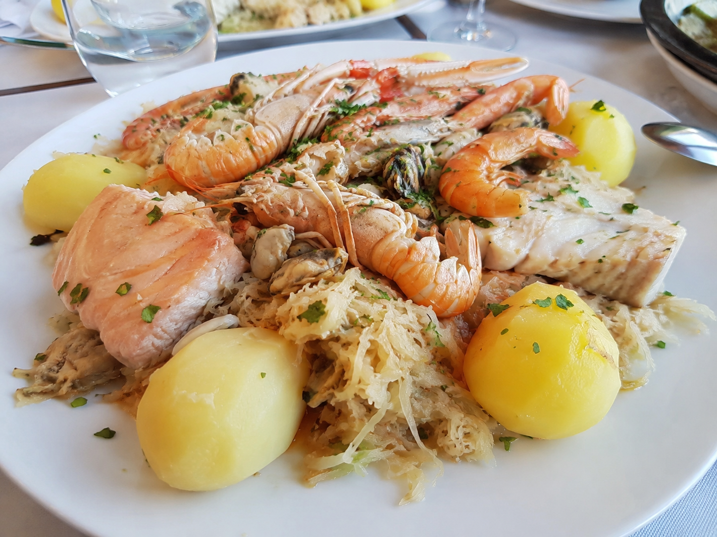 Choucroute de la mer au beurre blanc